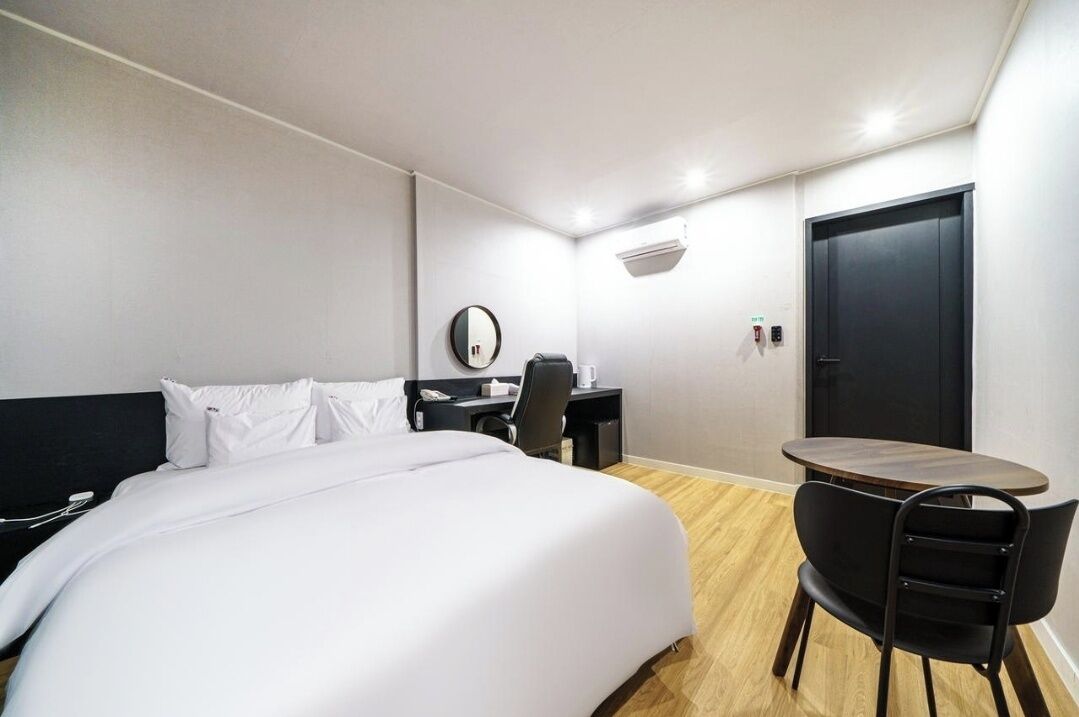 Business-rum | Sängtillbehör av högsta kvalitet, individuell inredning och unika möbler