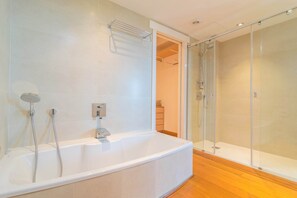 Een douche, een bidet