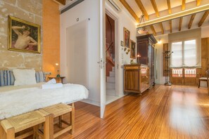 2 bedrooms - Miraclet - Adults Only - House In Palma. Free Wifi (Palma De Mallorca, Illes Balears)
