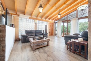 TV - Cas Mostatxet (sencelles) - Villa With Pool (Sencelles, Illes Balears)