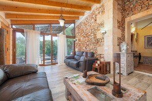 TV - Cas Mostatxet (sencelles) - Villa With Pool (Sencelles, Illes Balears)