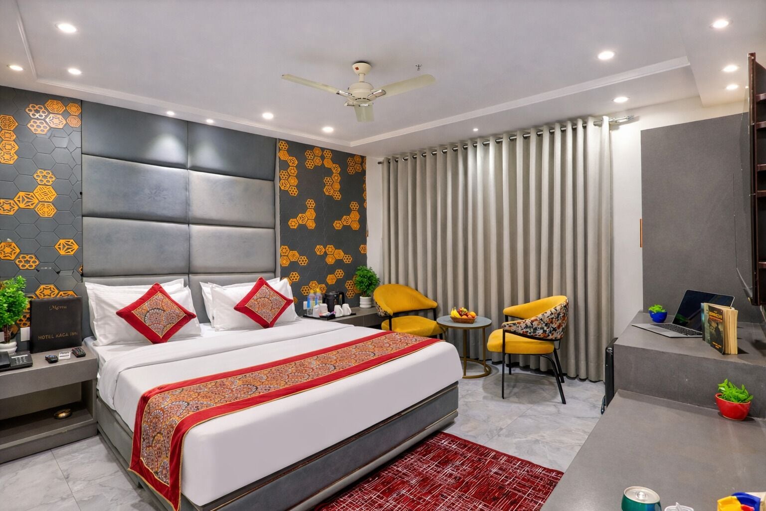 尊貴客房 | 書桌、隔音、免費 Wi-Fi