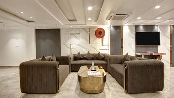 Coin salon dans le hall