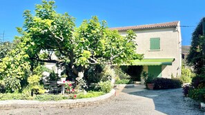 Exterior - Rendez-vous en Provence - Duo of gites 6+4 people - swimming pool - air conditioning (cheval blanc)