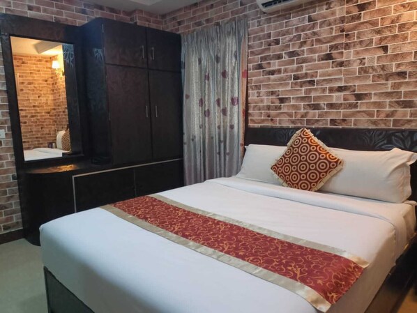Deluxe Double Room - Hotel Queen Emperor (Tiruchirappalli)