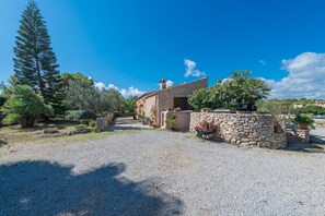 Exterior - Sa Plana (cala Bona) - Villa With Private Pool (Cala Bona, Illes Balears)