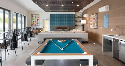 Modern Lux 1-Bedroom Chock-Full of Amenities. Caltrain & SFO < 10mins