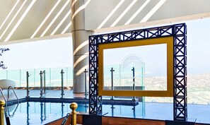Outdoor pool - LUX Paramount Burj View Business Bay (Dubai)