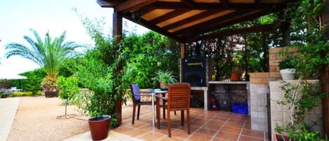 تناول الطعام بالخارج