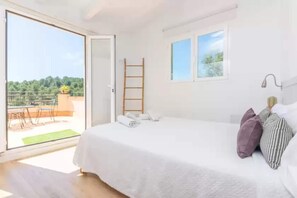 3 bedrooms, iron/ironing board