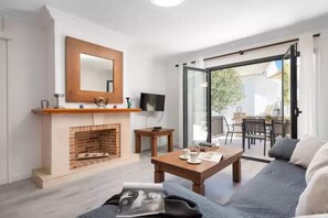 Ping pong - Villa Canta - House In Platja De Muro. Free Wifi (, Illes Balears)