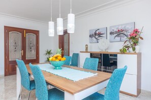 Dining - Magdalena Gomila Marimon (llac Blau) - Villa (, Illes Balears)
