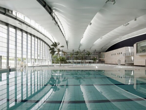 Indoor pool - Suite Familiale p/4 | Navette gratuite aéroport (Le Mesnil-Amelot)