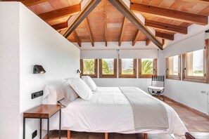 4 slaapkamers, een strijkplank/strijkijzer