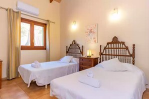 2 bedrooms, iron/ironing board