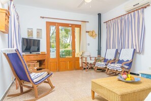 TV - Penya - House In S'illot-cala Morlanda. Free Wifi (S'illot (manacor), Illes Balears)