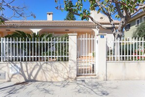 Exterior - Pinya - House In Port D'alcúdia. Free Wifi (Port D'alcúdia, Illes Balears)