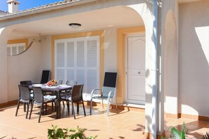 Outdoor dining - Pinya - House In Port D'alcúdia. Free Wifi (Port D'alcúdia, Illes Balears)