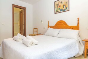 3 Schlafzimmer, Bügeleisen/Bügelbrett