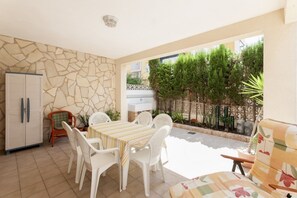 Outdoor dining - LlamÀntol - House In Oliva (Oliva, Valencia)