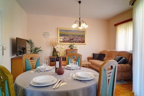 Dining - Apartment in Medulin near Beach (Medulin)