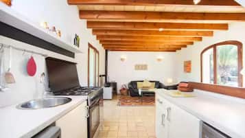 Réfrigérateur, four, plaque de cuisson, lave-vaisselle