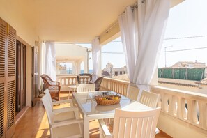 Outdoor dining - Ca Na Clar - House With Private Pool In Sa Ràpita (Sa Ràpita, Illes Balears)