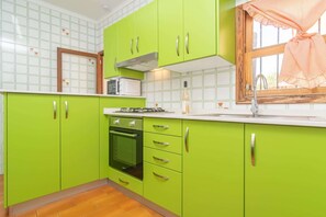 Fridge, microwave, oven, dishwasher