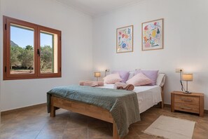 2 chambres, fer et planche à repasser