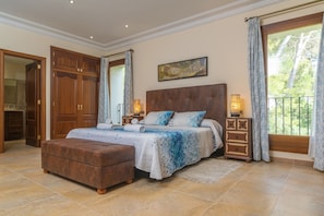 5 bedrooms