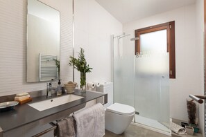 Douche, bidet