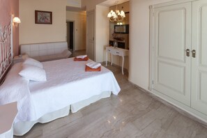 5 bedrooms, iron/ironing board
