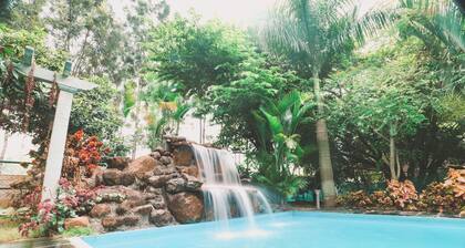 Emerald - 2BR Pool Villa Near Airport