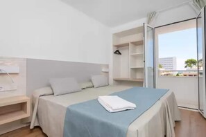 2 quartos, ferros/tábuas de passar roupa