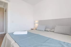 2 bedrooms, iron/ironing board