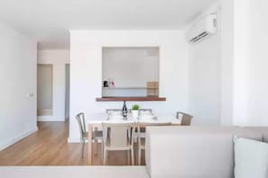 Dining - Massanet (2c) - Apartment In Canyamel. Free Wifi (Canyamel, Illes Balears)