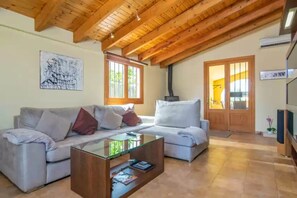 TV - Sa Raconada - Country House In Algaida. Free Wifi (Algaida, Illes Balears)