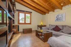 TV - Sa Raconada - Country House In Algaida. Free Wifi (Algaida, Illes Balears)