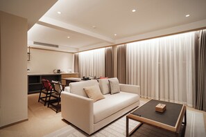 In-room safe, blackout curtains, free WiFi
