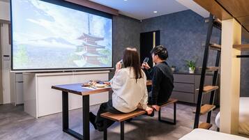 プレミアムバンク (プロジェクター付) 禁煙 | 1 室のベッドルーム、高級寝具、セーフティボックス (室内)、遮光カーテン