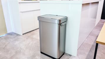Full-sized fridge, microwave, stovetop, toaster oven