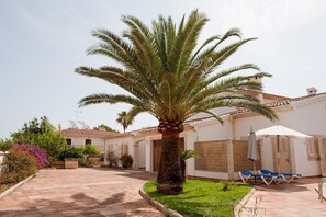 Terrace/patio - Llampudol (villa Sa Coma) - Villa With Pool (Sa Coma, Illes Balears)