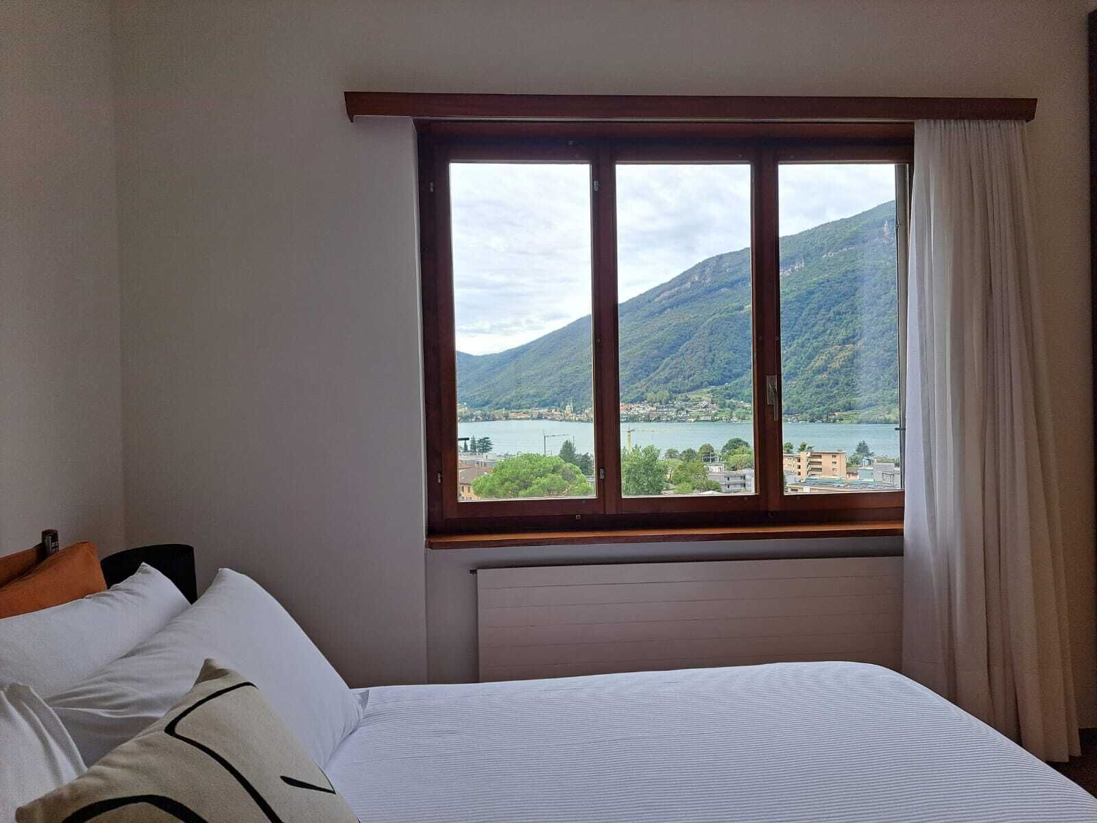 3 kamar tidur, selimut bulu angsa, dan setrika/meja setrika