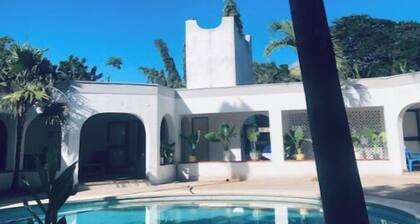 Spacious & Stylish 1-Bedroom House