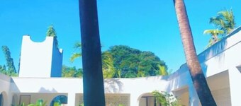 Spacious & Stylish 1-Bedroom House