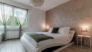 2 bedrooms, down comforters, iron/ironing board, cribs (surcharge) - Reflection Lake  (Lugano)