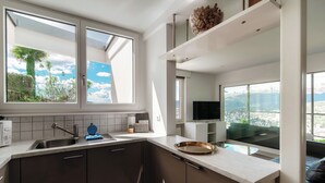 Espresso maker, electric kettle, toaster, highchair - Reflection Lake  (Lugano)