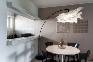 32-inch flat-screen TV with satellite channels - Rivalago Apartment (Riva San Vitale)