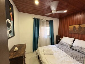 1 habitación, tabla de planchar con plancha, wifi y ropa de cama 