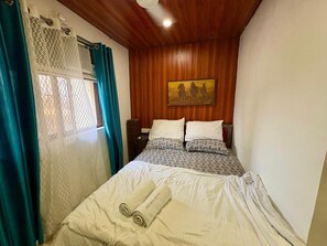 1 bedroom, iron/ironing board, WiFi, bed sheets